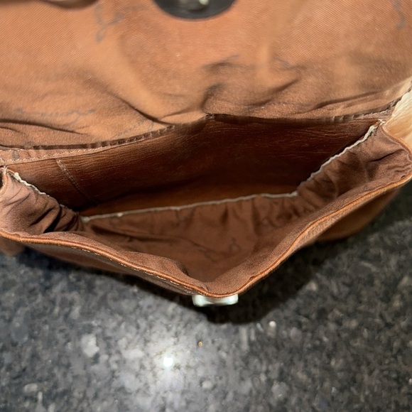 Lavive Made In Colombia Brown Leather Shoulder Bag - Picture 4 of 9